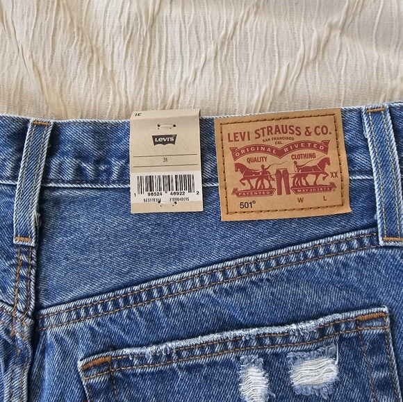 Levi's 501 shorts - Picture 3 of 4
